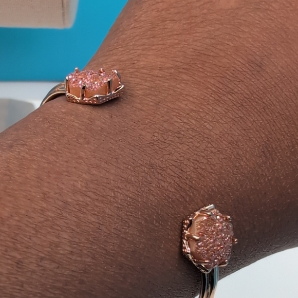 Elegant Pink Stone Bracelet - Picture 5 of 6